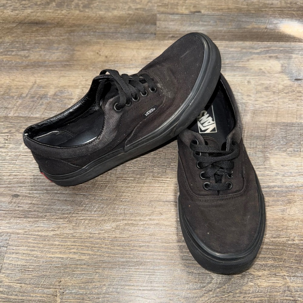Vans Era Black Black Canvas Sneakers Mens 8 Womens 9.5 Triple Black Low Top Shoe - Picture 1 of 9